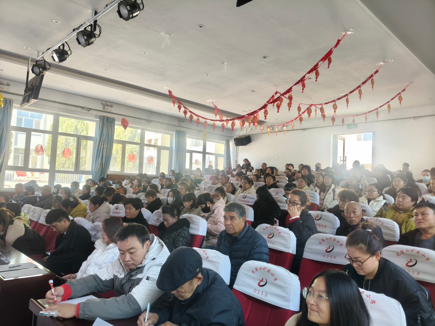 融美家校聚合力 以美傳家育新苗——內(nèi)蒙古自治區(qū)赤峰市元寶山區(qū)元礦小學(xué)關(guān)工委舉辦家長培訓(xùn)交流活動