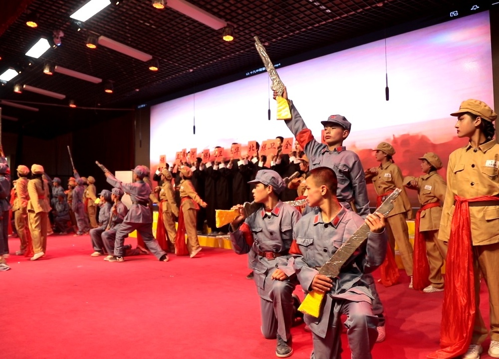 新疆喀什地區(qū)葉城縣教育系統(tǒng)關(guān)工委舉辦“青春華章，共筑夢(mèng)想”暨紀(jì)念五四運(yùn)動(dòng)105周年文藝匯演