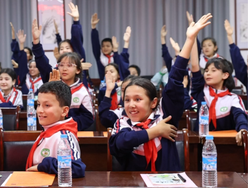 新疆維吾爾自治區(qū)喀什地區(qū)葉城縣關(guān)工委聯(lián)合圖書館開展“4·23世界讀書日”圖書閱讀分享活動(dòng)