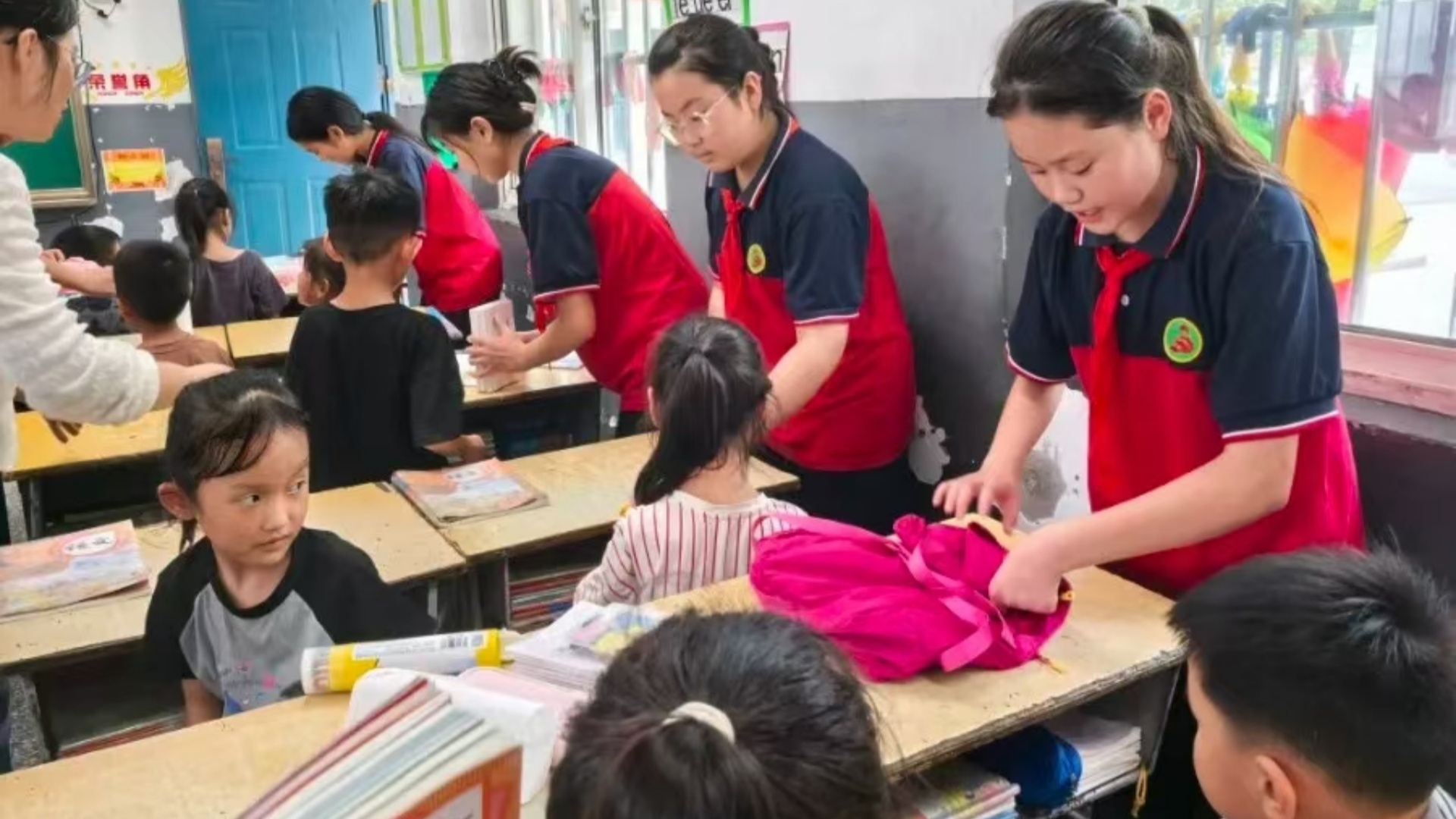 大手拉小手 新生入軌快 ——江蘇省徐州市銅山區(qū)大許鎮(zhèn)太山小學(xué)關(guān)工委助力一年級新生走上“正軌”