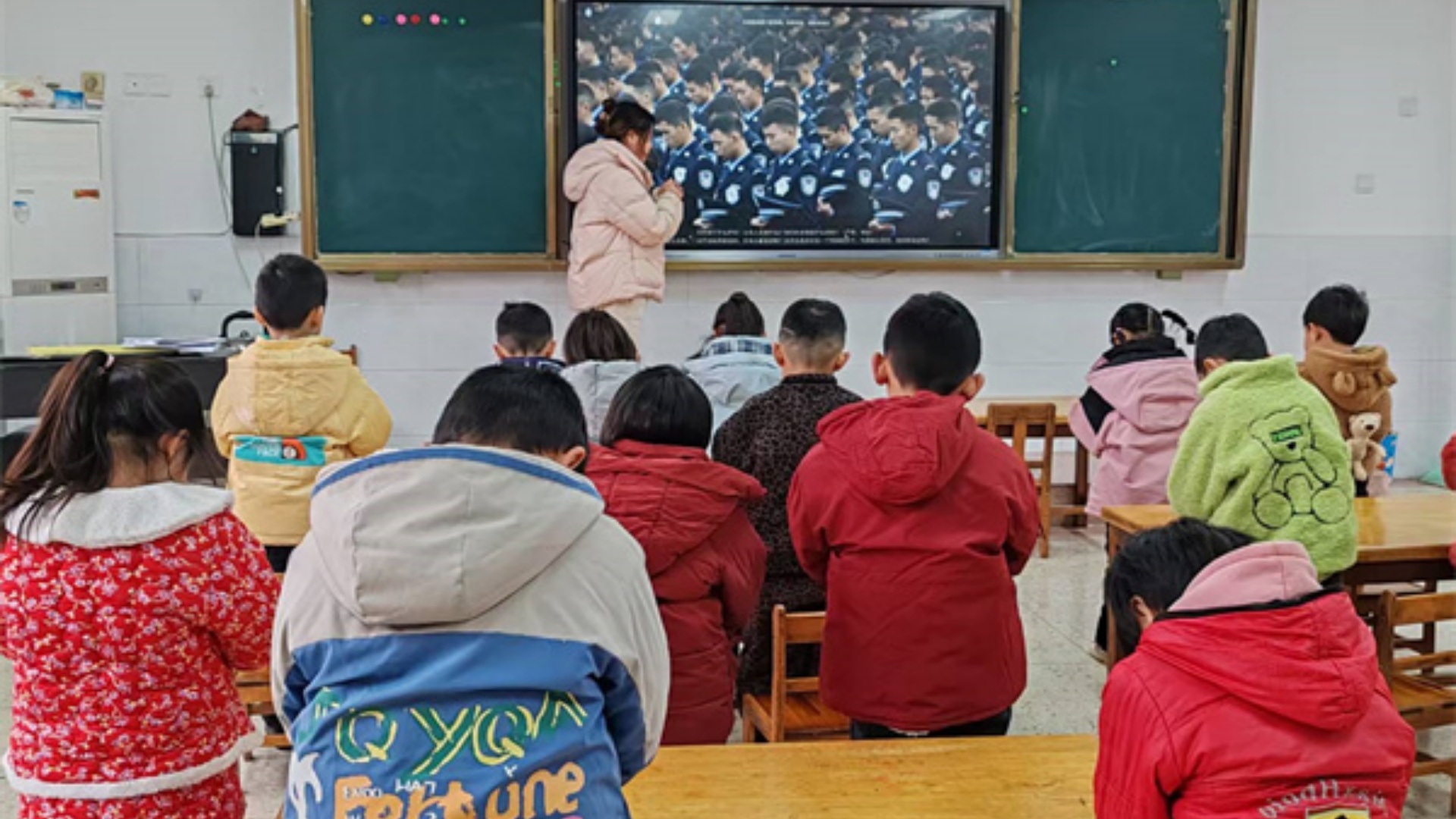 銘記歷史 珍愛和平——江蘇省徐州市銅山區(qū)劉集鎮(zhèn)棉布幼兒園關(guān)工委開展國家公祭日愛國教育活動(dòng)