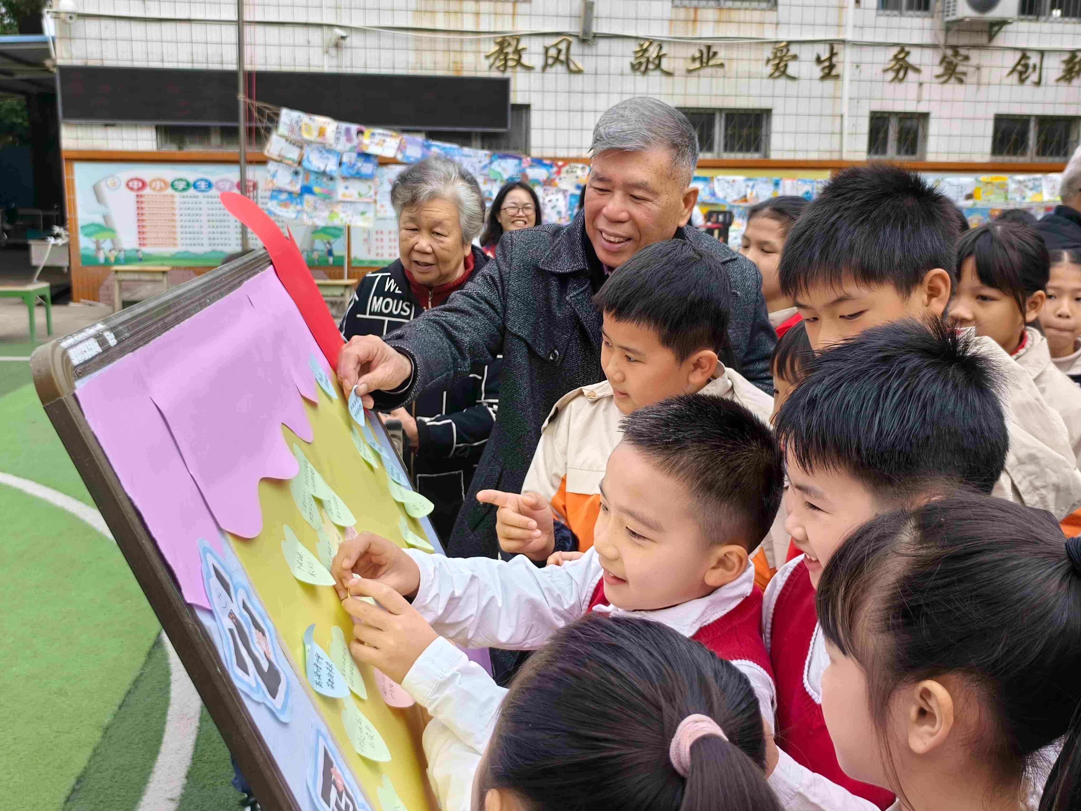 書香潤(rùn)童心 關(guān)愛伴成長(zhǎng)——重慶市萬秀區(qū)關(guān)工委聯(lián)合多部門助力閱讀實(shí)踐活動(dòng)