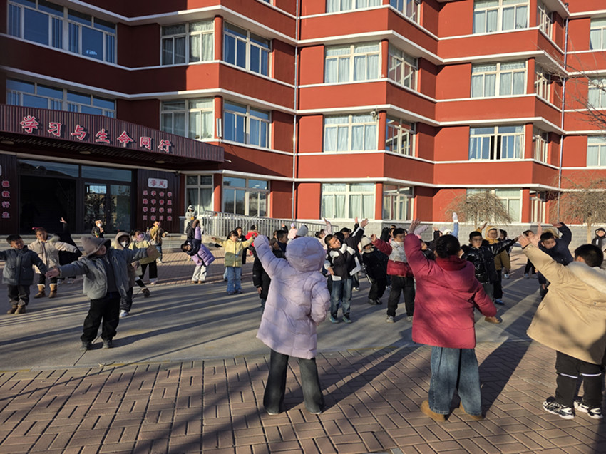 五育融合潤童心 素養(yǎng)測(cè)評(píng)展風(fēng)采——內(nèi)蒙古赤峰市元寶山區(qū)平礦一小關(guān)工委開展綜合實(shí)踐活動(dòng)