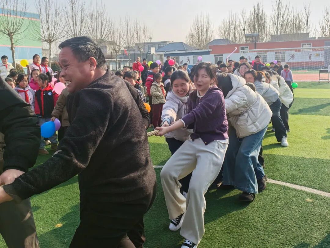 山東省臨沂市河?xùn)|區(qū)八湖鎮(zhèn)柴河小學(xué)“師生同躍·福啟新元”暨師生趣迎元旦特色活動(dòng)火熱開場(chǎng)