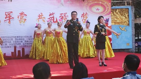 6. 進(jìn)軍營(yíng)匯報(bào)演出.jpg