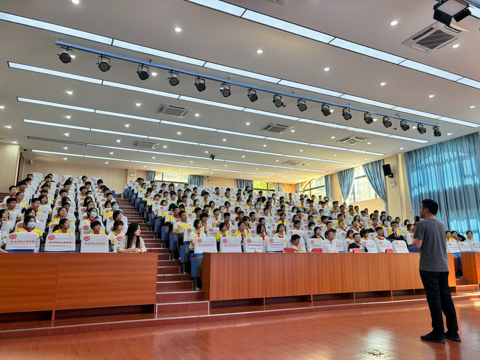 1718326166543951.jpg 東西湖區(qū)恒大城中學(xué) (1).jpg