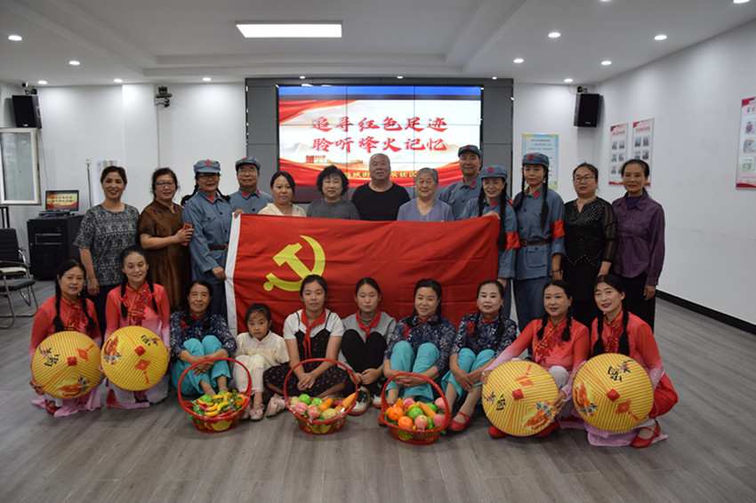 內(nèi)蒙古赤峰市元寶山區(qū)平莊西城街道關(guān)工委、紫辰社區(qū)關(guān)工委開(kāi)展“追尋紅色足跡 聆聽(tīng)烽火記憶”主題活動(dòng)