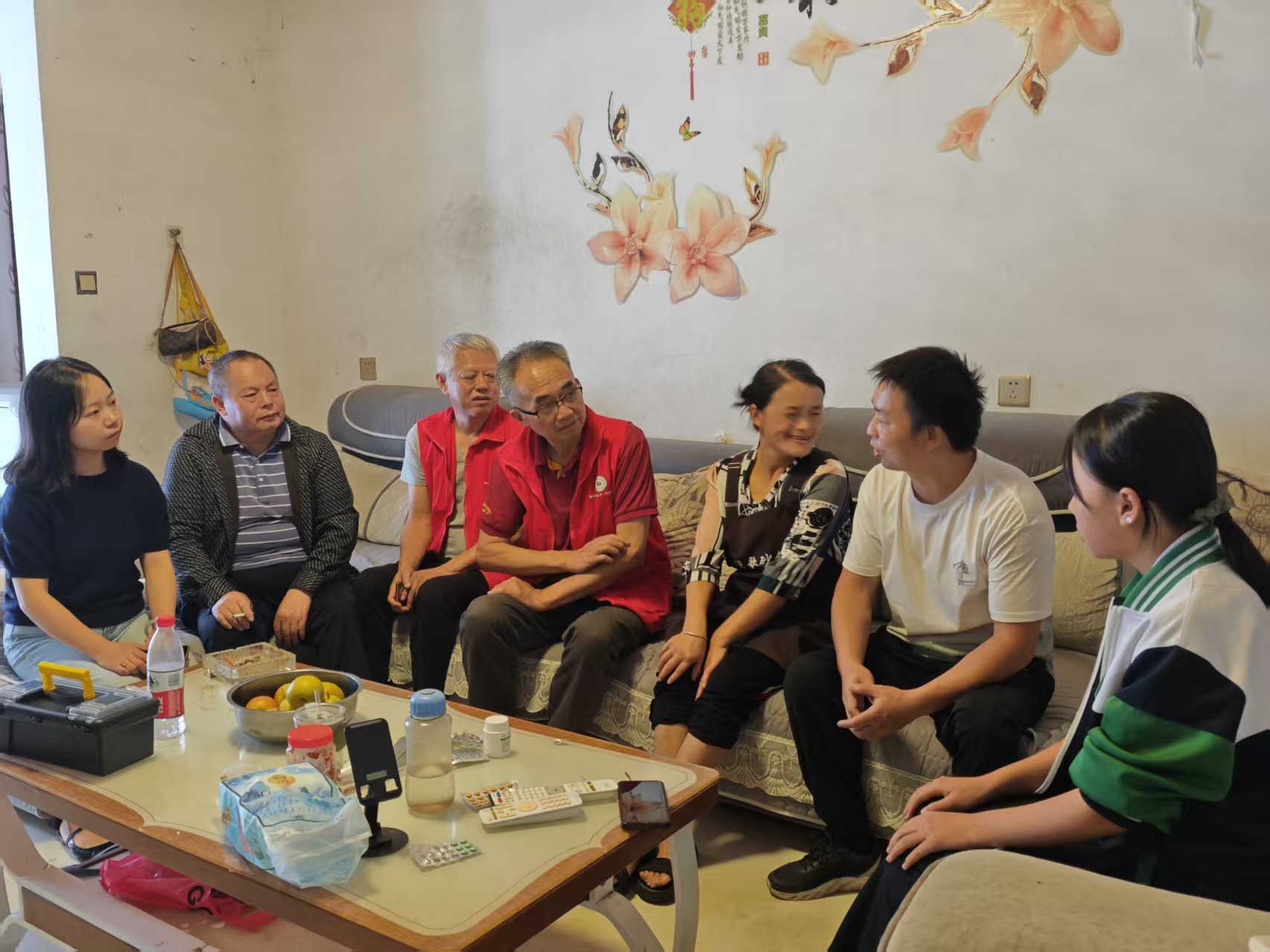 四川省雅安市關心下一代基金會赴寶興縣開展困境學生家庭情況調研