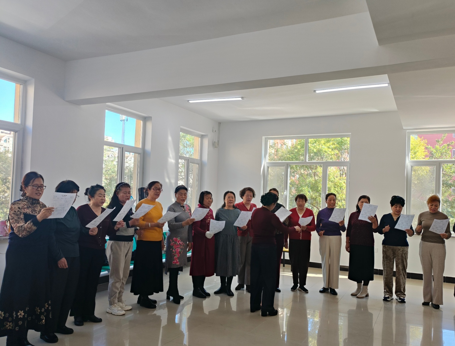 凝聚銀發(fā)力量，唱響錦繡之歌——內(nèi)蒙古自治區(qū)赤峰市元寶山區(qū)西城街道錦繡社區(qū)關(guān)工委退休居民文藝活動(dòng)