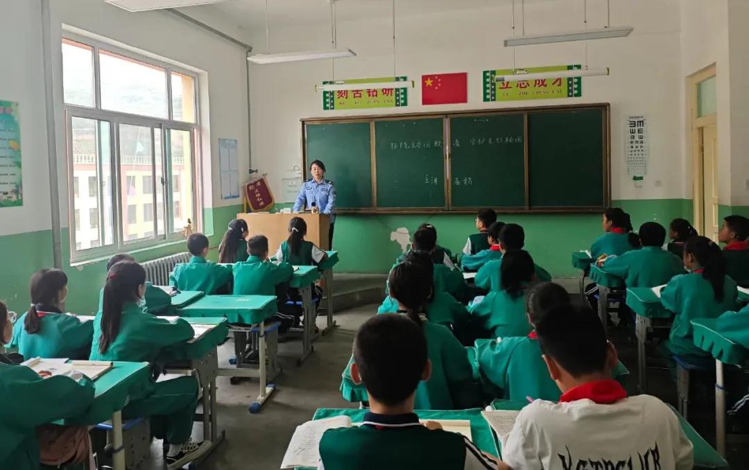 甘肅省天水市武山縣楊河鎮(zhèn)關(guān)工委開展“法治”進(jìn)校園活動(dòng)