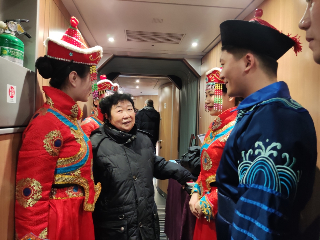 沈陽客運段關工委提前部署春運工作，攜手青年志愿者溫暖旅客回家路，確保春運任務圓滿完成