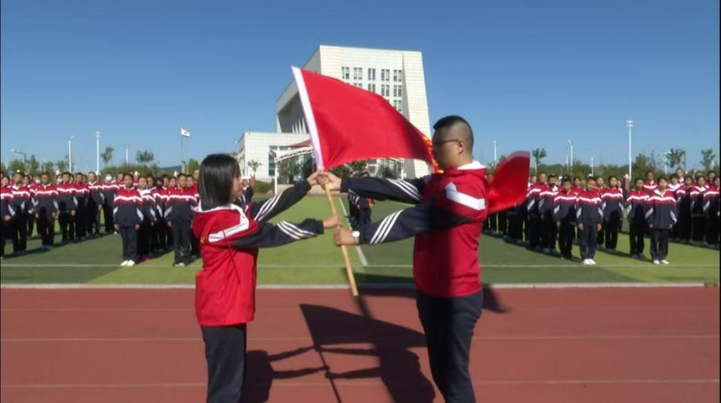四十九載學雷鋒 紅色基因永傳承