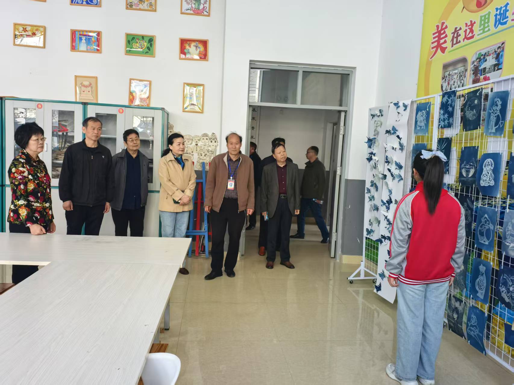 “太和縣關(guān)工委著力構(gòu)建學校、家庭、社會協(xié)同育人工作機制的做法是成功的”  ——安徽省關(guān)工委常務副主任楊果來太和考察