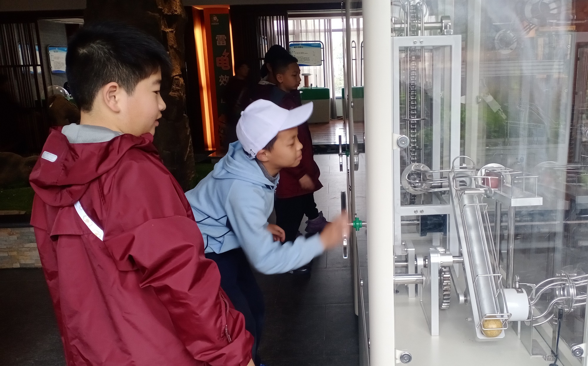 四川省關工委《關愛明天》雜志社調研樂山市峨眉山市關工委法治教育等工作