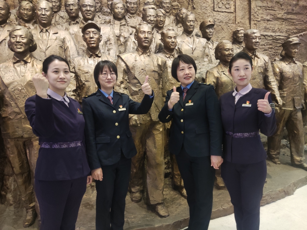 遼寧省沈陽客運(yùn)段關(guān)工委以弘揚(yáng)勞模精神為主要抓手為青工不斷進(jìn)步成長(zhǎng)提供動(dòng)力和源泉