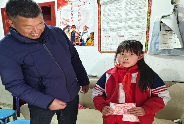 四川省涼山州喜德縣關(guān)工委赴冕山鎮(zhèn)開展“暖冬行動(dòng)”