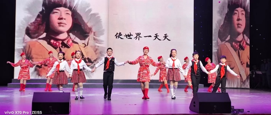 江蘇省徐州市銅山區(qū)新區(qū)街道關(guān)工委：組織老少參加第三屆全國(guó)軍地人才春節(jié)聯(lián)歡晚會(huì)匯演