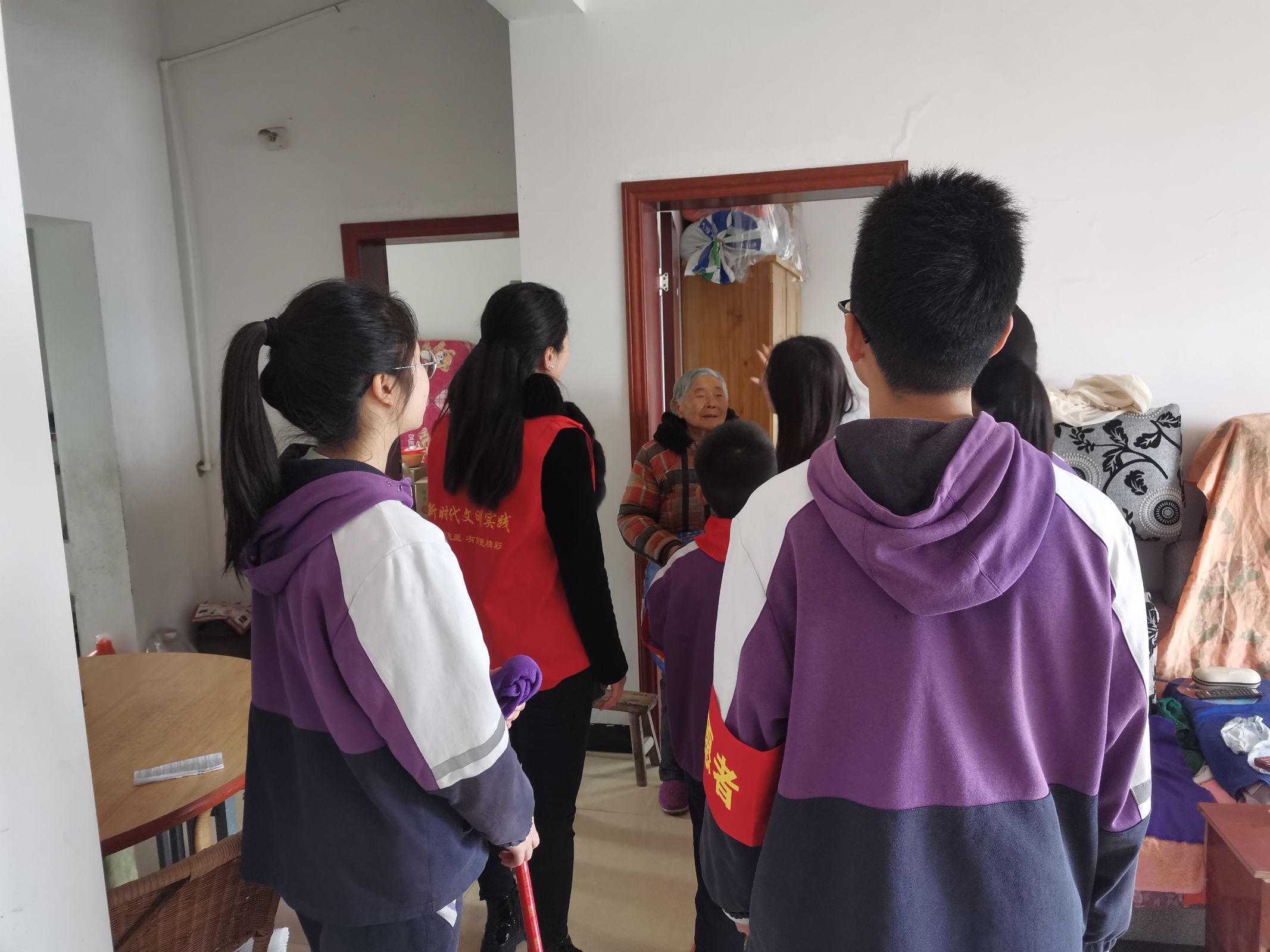 自貢高新區(qū)匯南實(shí)驗(yàn)學(xué)校開展學(xué)雷鋒志愿服務(wù)系列活動(dòng)