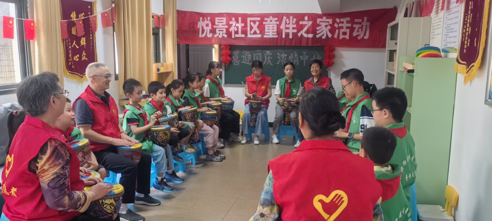 四川省自貢市高新區(qū)悅景社區(qū)關工委 五老與孩子們喜迎國慶 濃情中秋