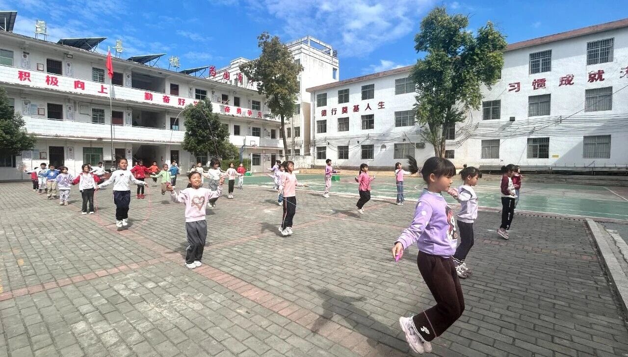 江西省贛州市于都縣寬田中心小學關工委：讓跳繩跳出成長新活力
