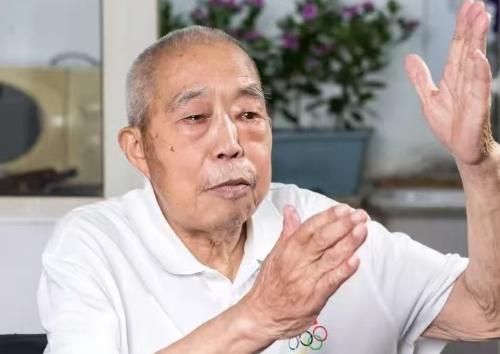 傾聽“活著的歷史”邵澤懷老爺爺講述“抗美援朝戰(zhàn)斗故事”