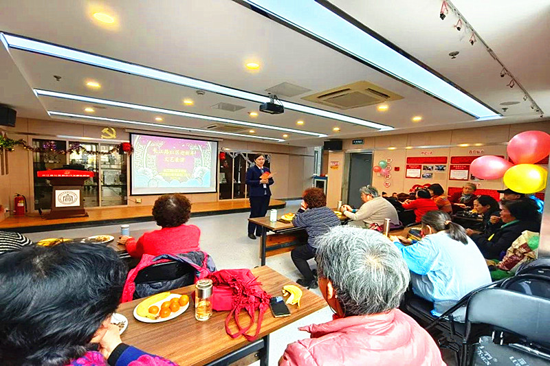 1704159299232433.jpg 江蘇省南京市玄武區(qū)長(zhǎng)江路社區(qū)關(guān)工委聯(lián)合開(kāi)展“居民骨干敘情誼,齊迎新春展風(fēng)采”活動(dòng)(1).jpg