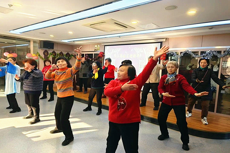 1704159321675743.jpg 江蘇省南京市玄武區(qū)長(zhǎng)江路社區(qū)關(guān)工委聯(lián)合開(kāi)展“居民骨干敘情誼,齊迎新春展風(fēng)采”活動(dòng)(3).jpg