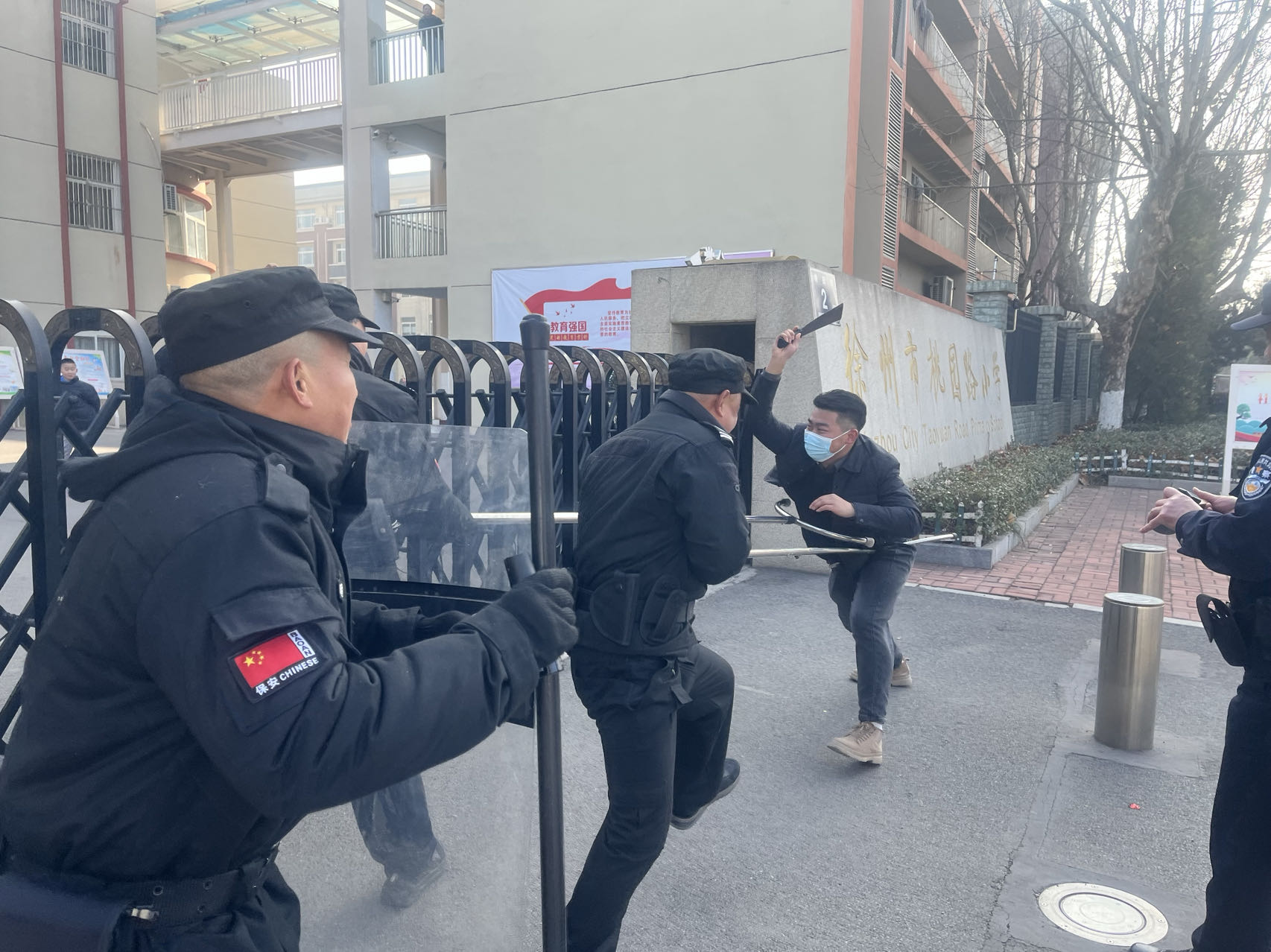 1704349772709850.jpg 3.jpg