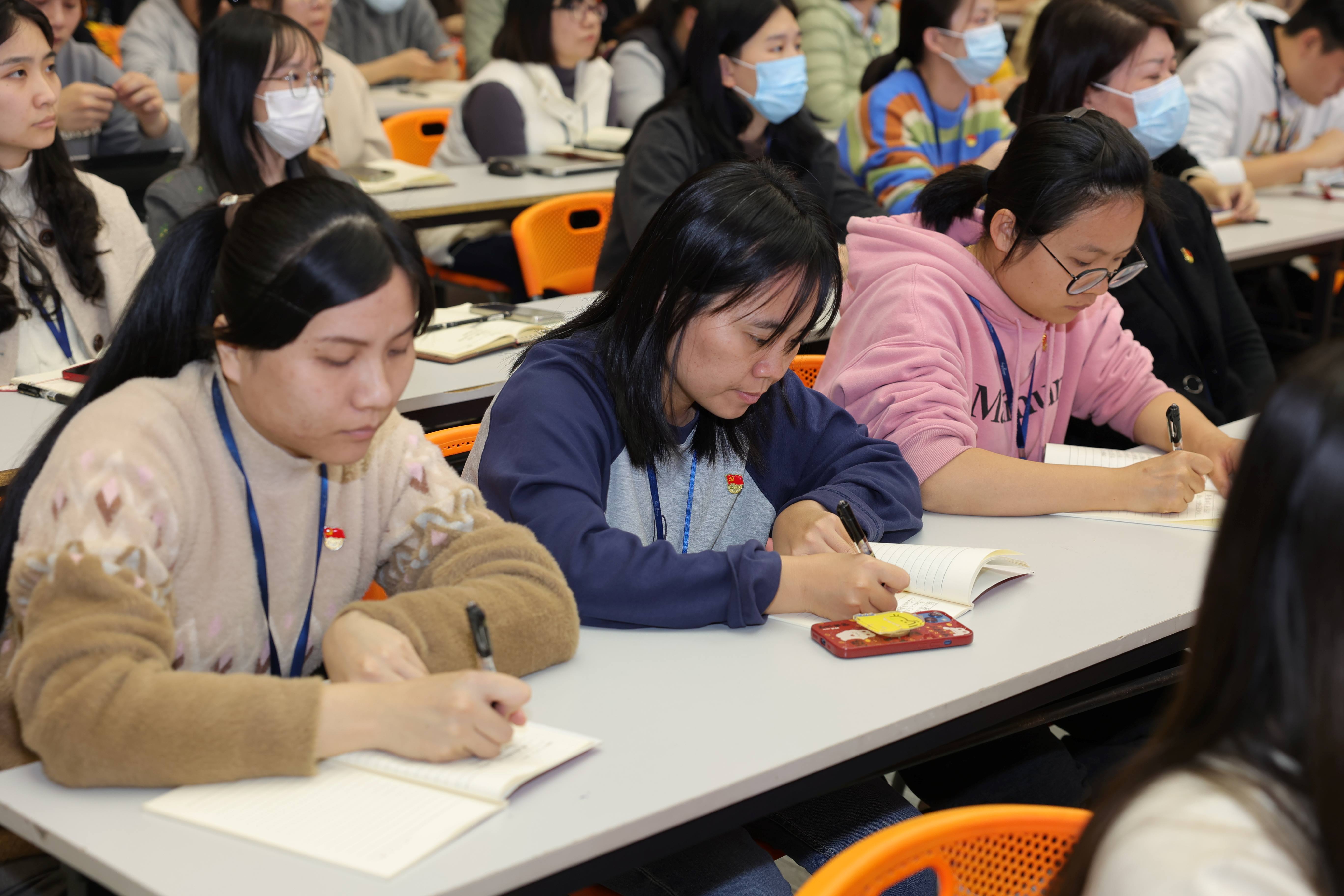 1704445516431725.jpg 老勞模宣講進企業(yè) 凝心聚力建新功4.jpg