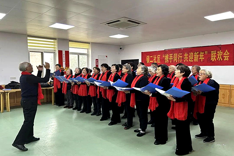 江蘇省南京市玄武區(qū)鎖二社區(qū)關(guān)工委開展“攜手同行、共迎新年”元旦文藝匯演活動(1).jpg