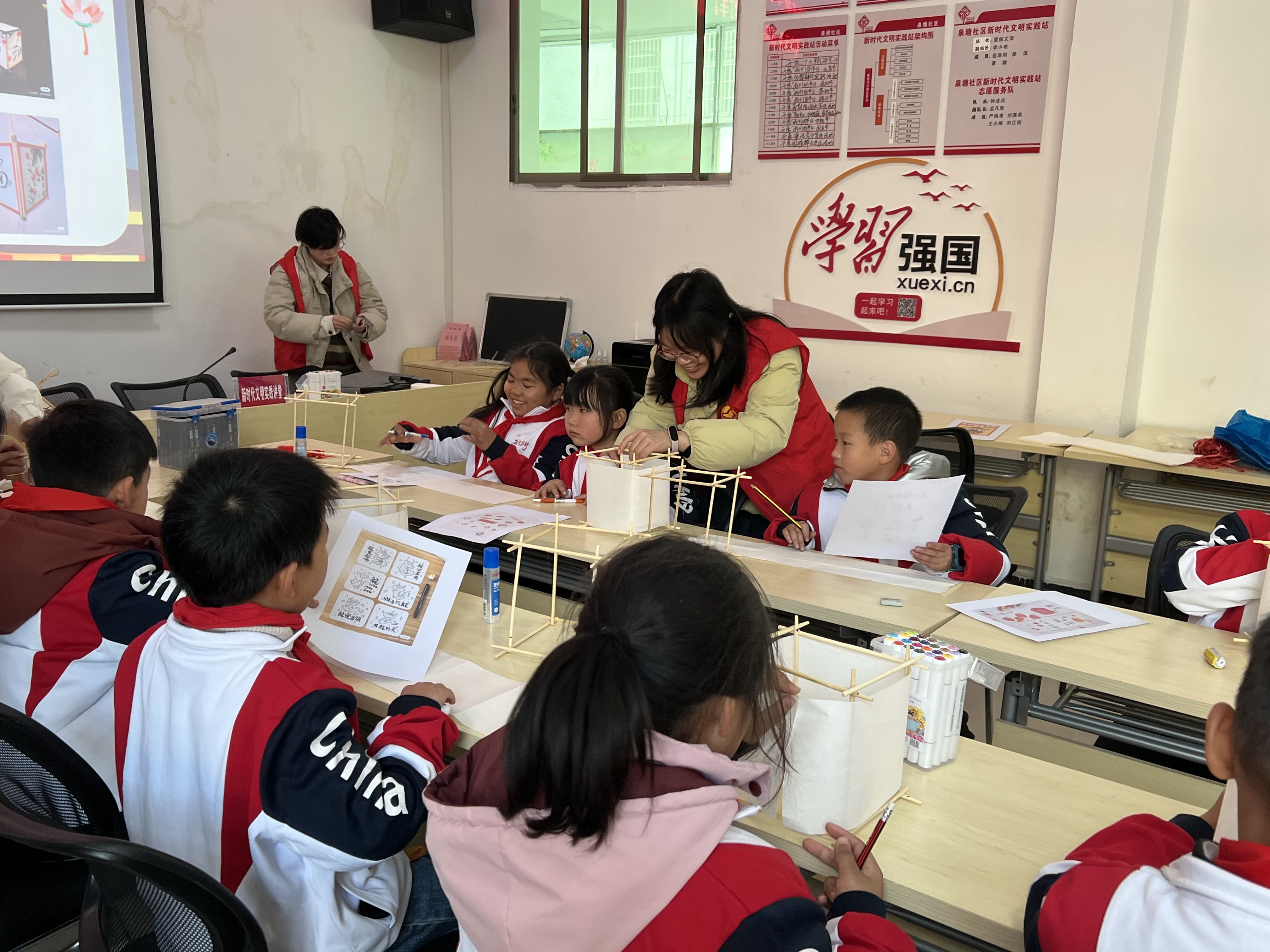 1704854196105060.jpg 3基層動(dòng)態(tài)照片1_愛(ài)奇藝.jpg