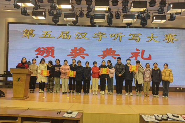 1704870472358311.png 640 (1)(1).png