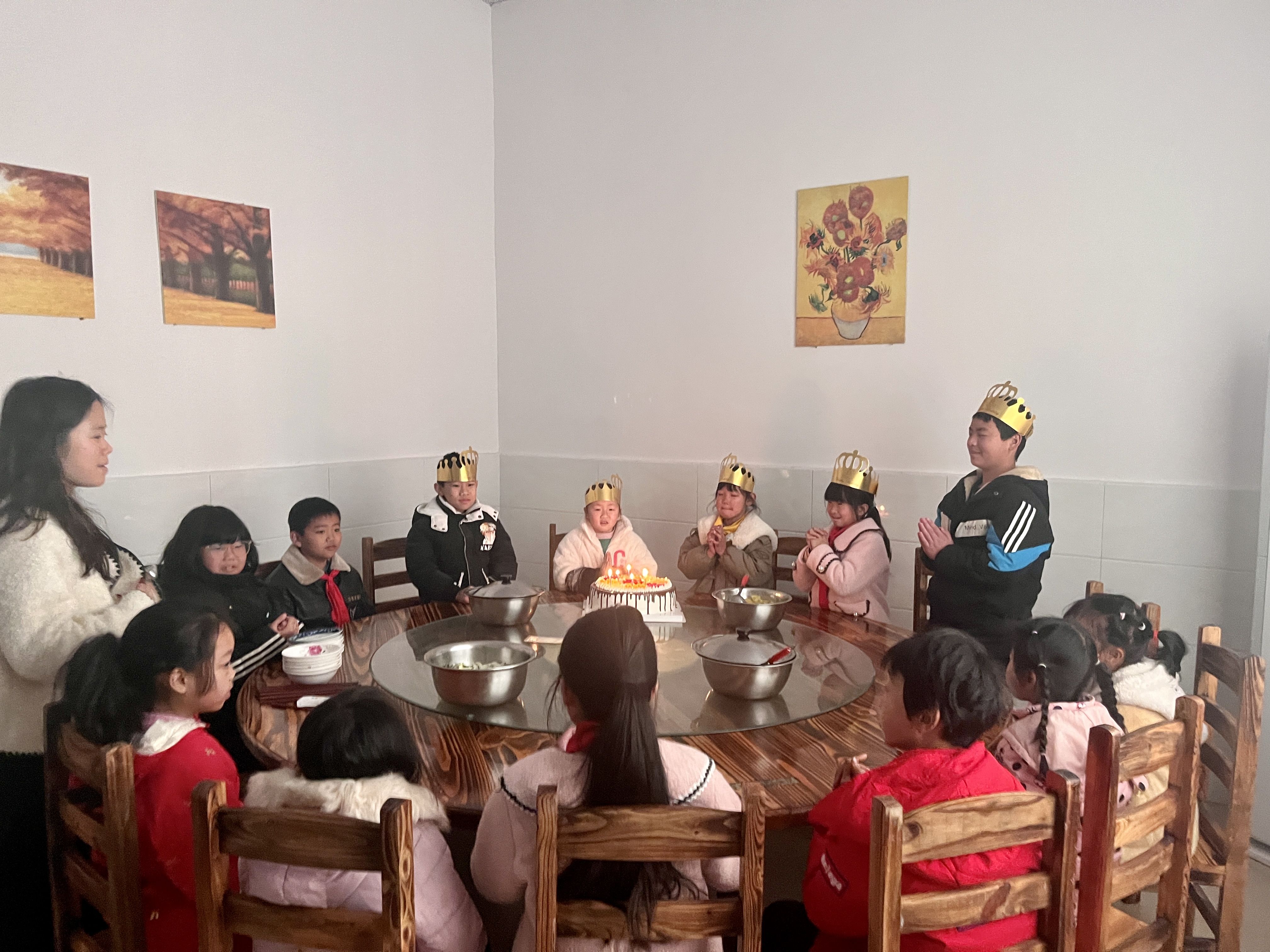 1705020718461134.jpg 1關(guān)愛活動照片_愛奇藝.jpg