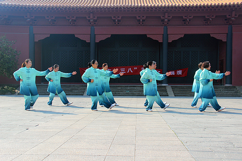 1710197714833302.jpg 江蘇省南京市玄武區(qū)關(guān)工委聯(lián)合組織“五老”開(kāi)展慶“三八”婦女節(jié)武術(shù)交流展示活動(dòng) (8).jpg