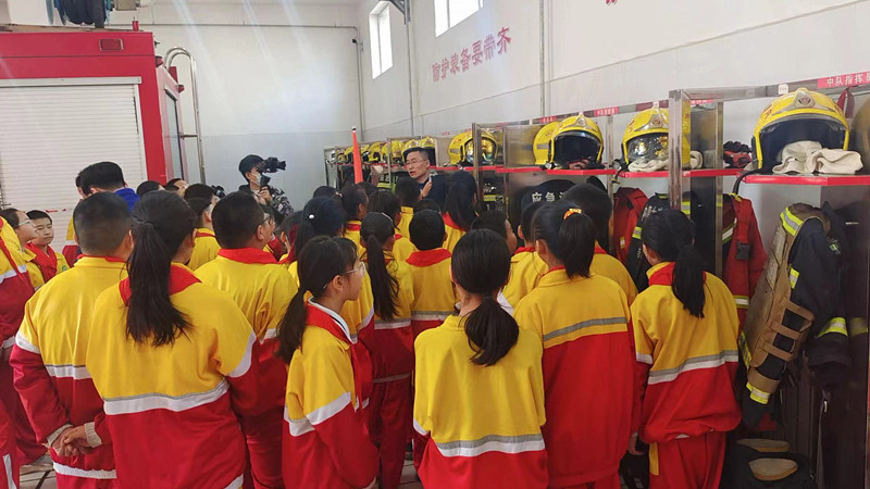 元寶山區(qū)東城街道銀河社區(qū)、實驗小學消防安全培訓活動照片6_副本.jpg