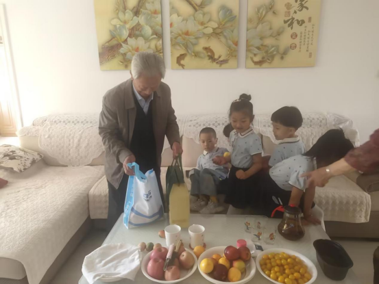 1718329117973650.png 元寶山區(qū)東城街道銀河社區(qū)關(guān)工委端午節(jié)活動(dòng)照片4.png