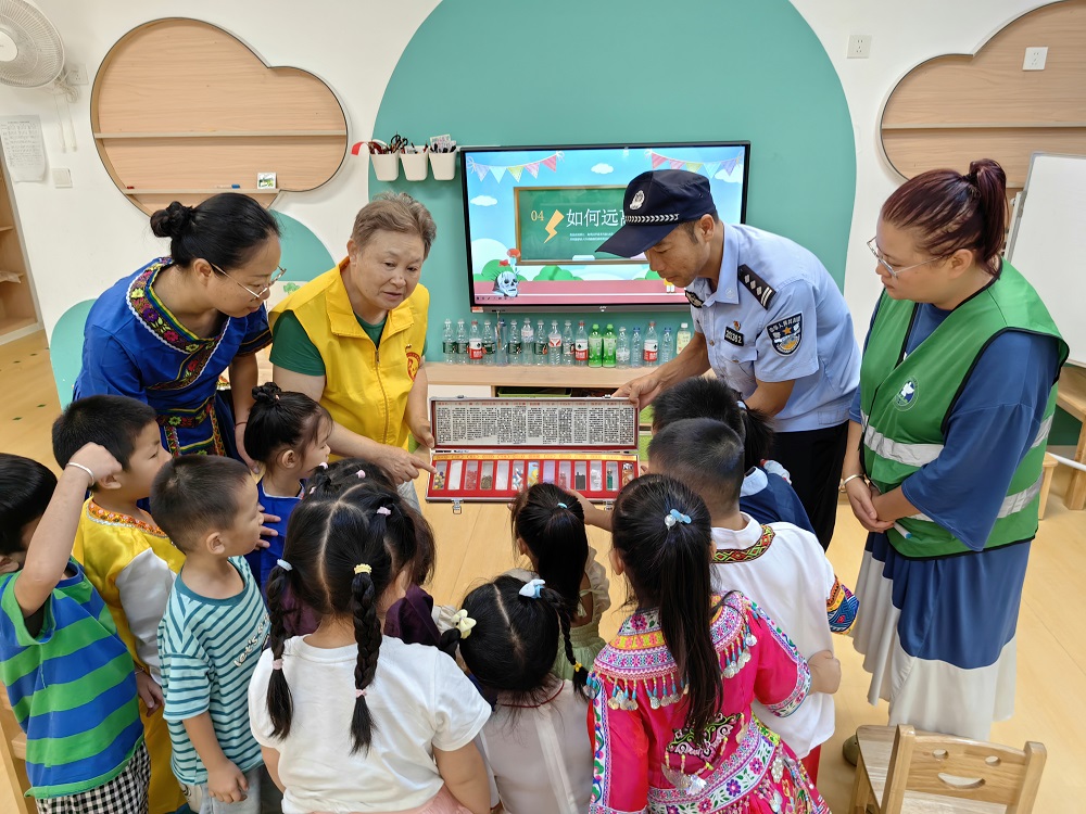 1719304861952690.jpg 展示禁毒仿真模型1.jpg