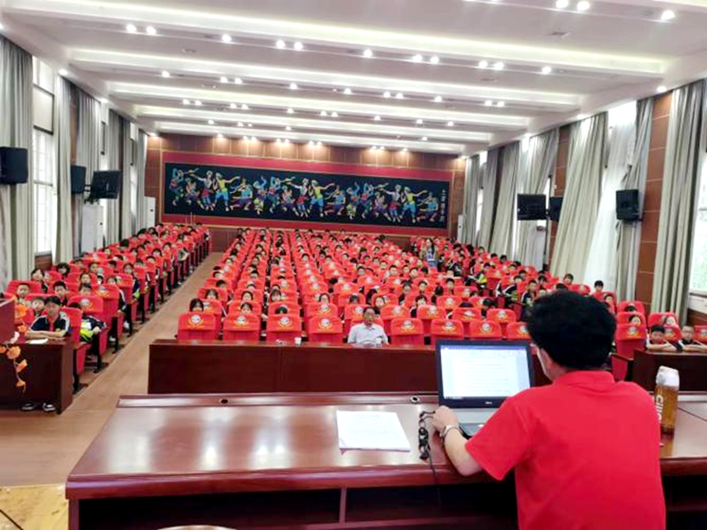 1720598298425187.png 合影2.png