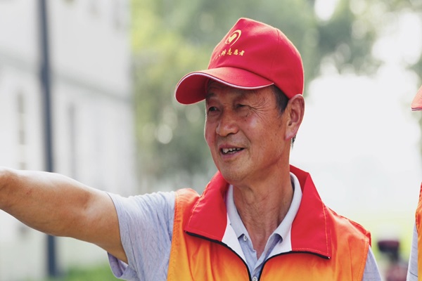 【八坼街道】新?tīng)I(yíng)村 家門(mén)口的張爺爺--.jpg