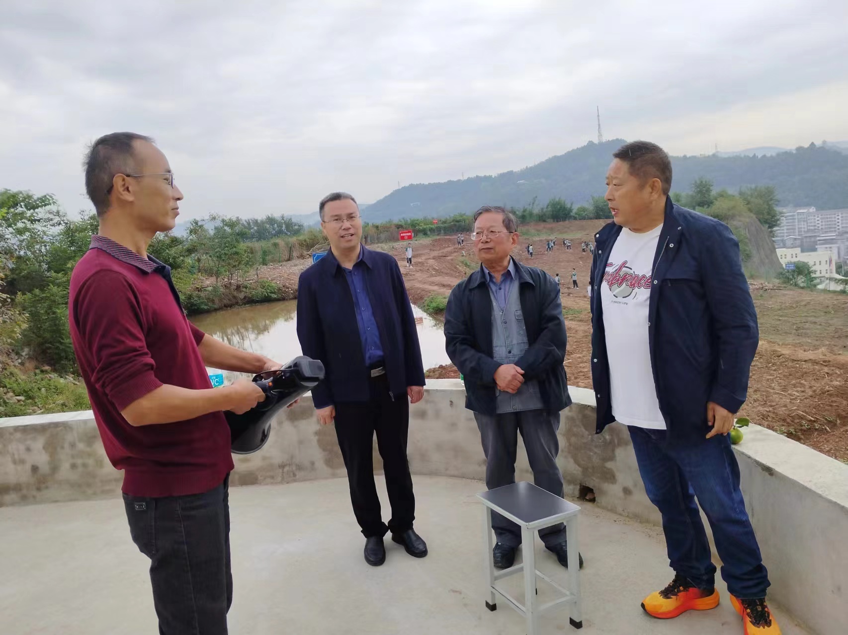 1728614756480136.jpg 城1.jpg