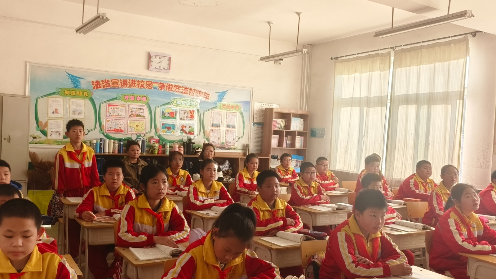 1730271419673912.jpg 元寶山區(qū)風(fēng)水溝小學(xué)關(guān)工委家長開放日活動(dòng)照片11jpg.jpg