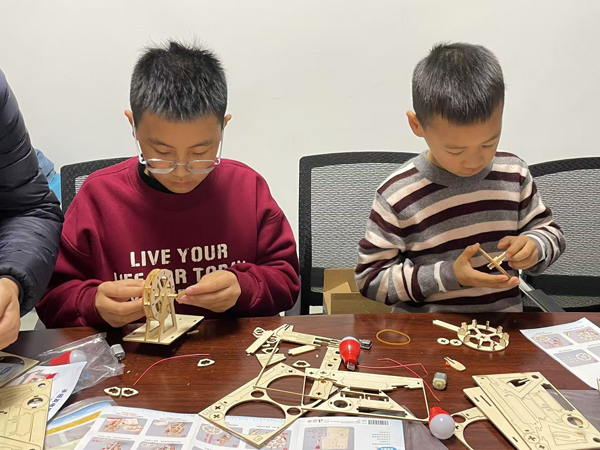 1732606058344023.jpg 科技課1=.jpg