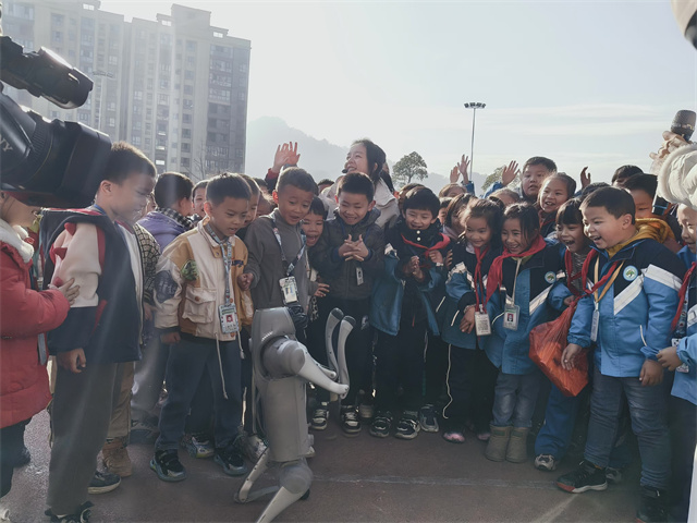 1732812793361768.jpg 人機(jī)互動(dòng).jpg