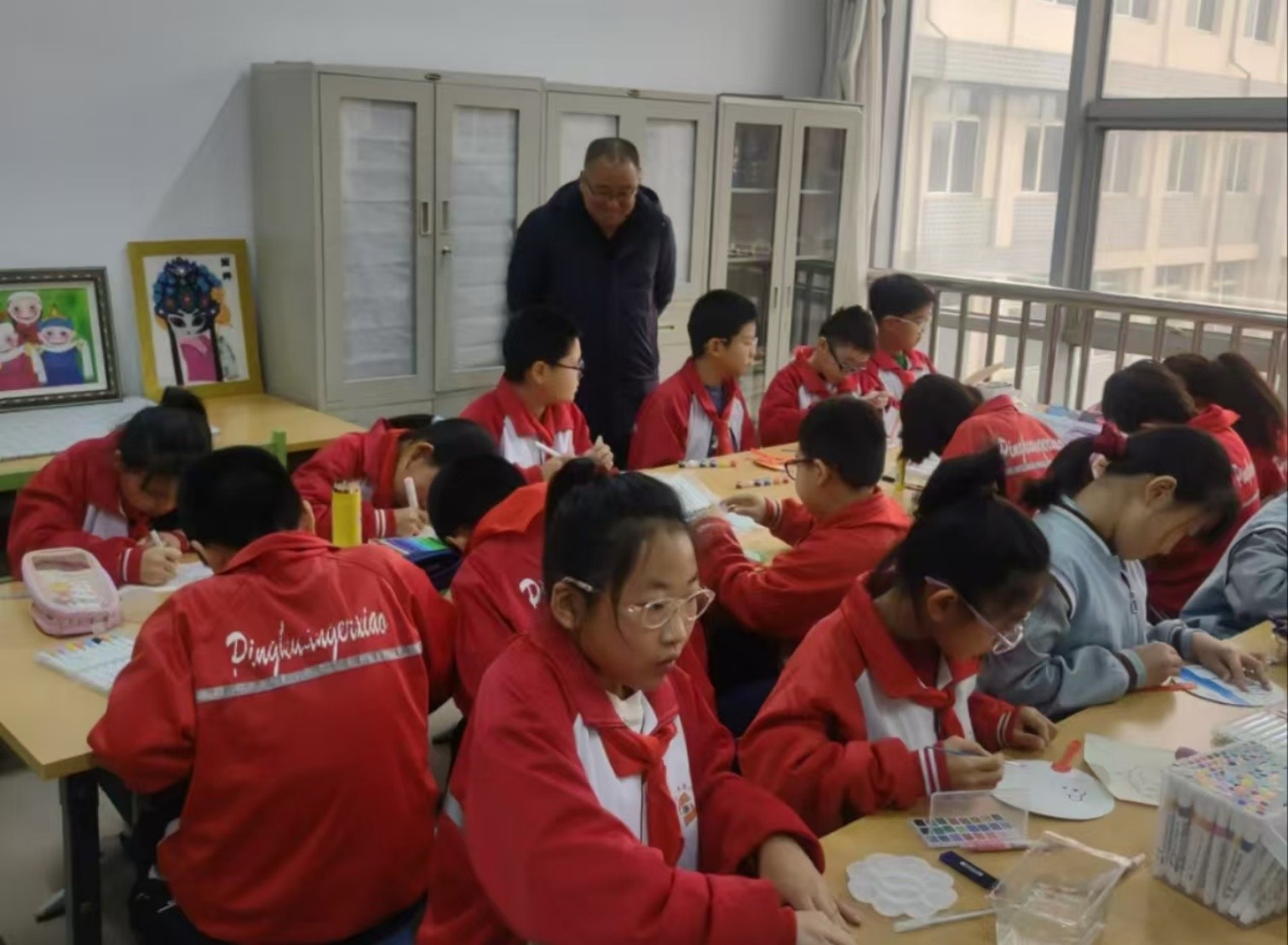 1733102319298379.jpg 元寶山區(qū)平礦二小非遺活動照片4_副本.jpg