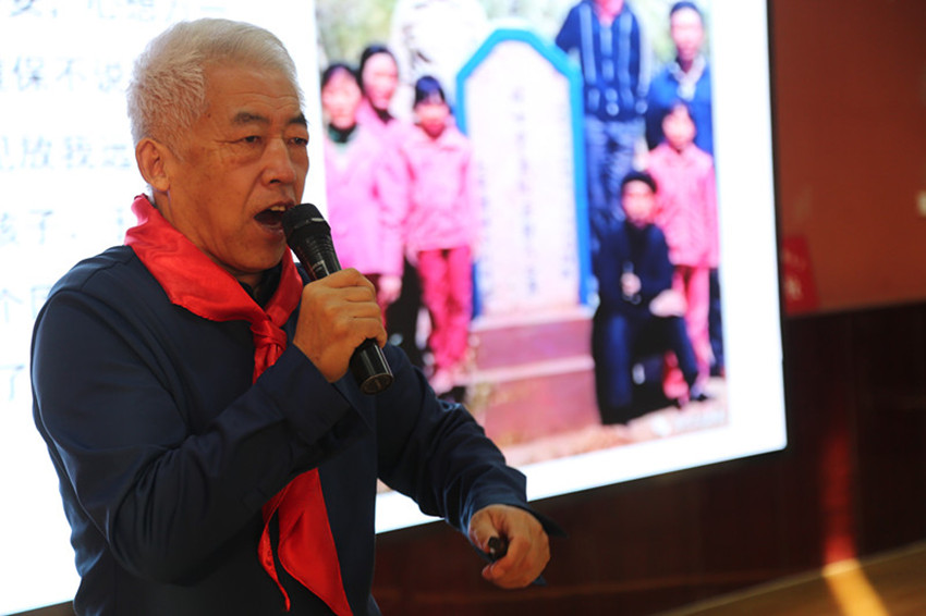 1740037179563432.jpg 元寶山區(qū)草原藍(lán)哈達(dá)協(xié)會(huì)協(xié)會(huì)關(guān)工委王玉清事跡配圖5.jpg