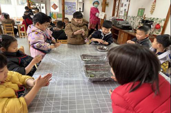 1741833248647937.jpg 同里開展美食制作活動1.jpg