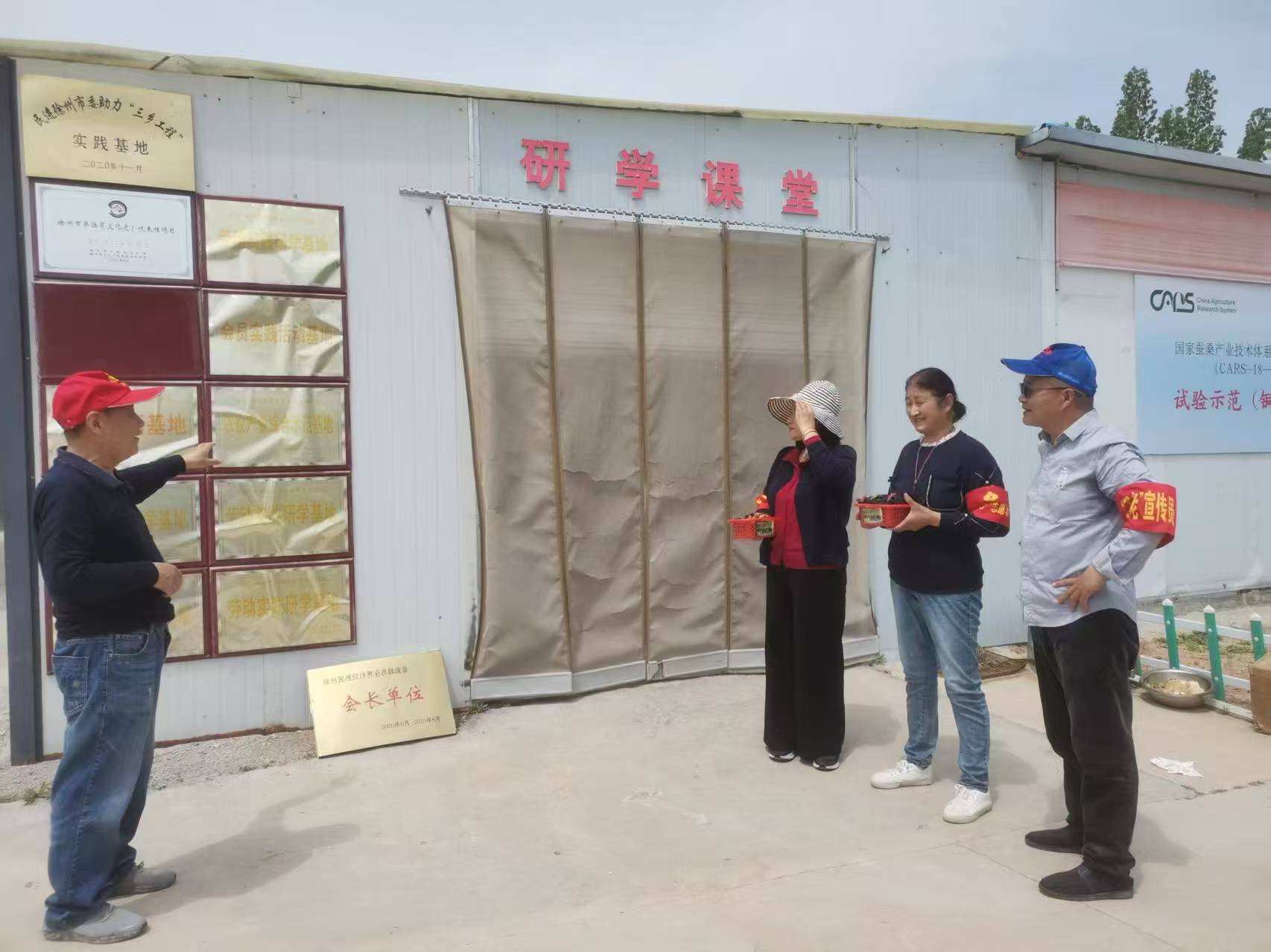 1745743420282793.jpg fb8bae31d755cfc2df7598f53ceb69c.jpg