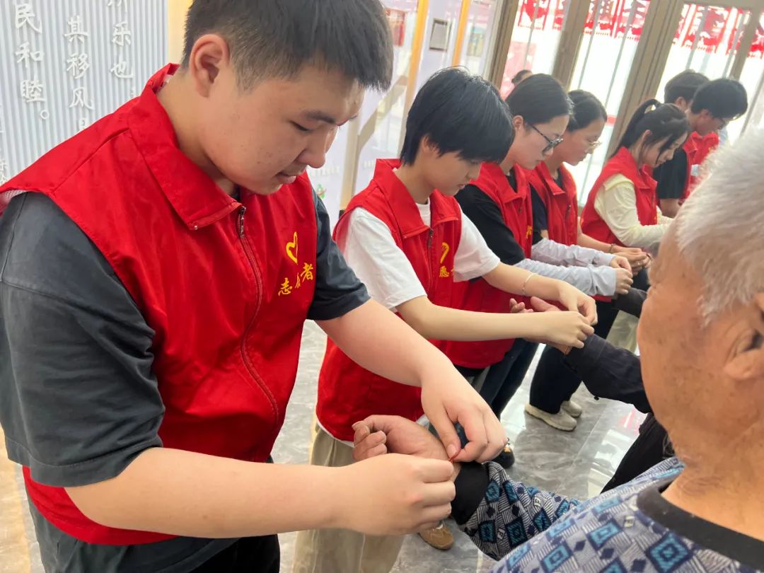 1748789870325865.jpg 元寶山區(qū)風(fēng)水溝鎮(zhèn)關(guān)工委端午節(jié)活動(dòng)照片2.jpg