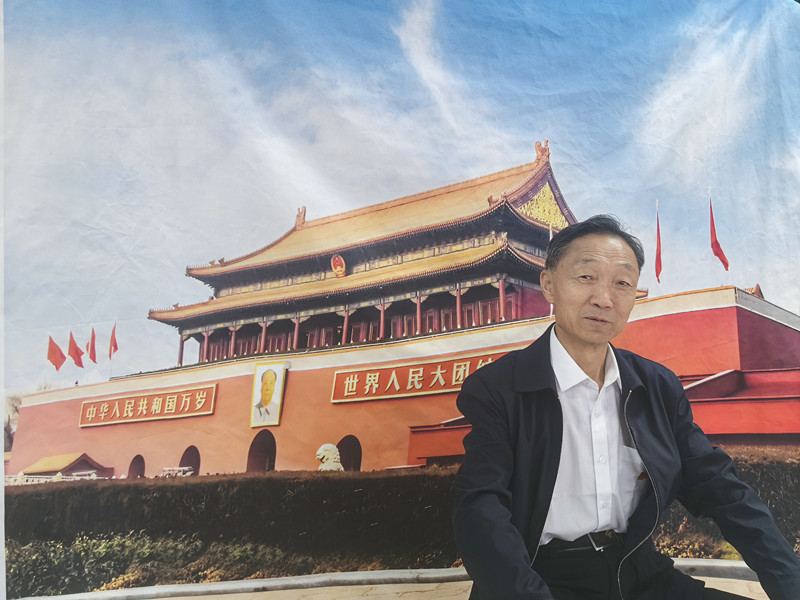 1750989429330212.jpg 元寶山區(qū)平莊西城街道王府社區(qū)關(guān)工委“光影敬歲月 鏡覽天安門”活動(dòng)照片4_副本.jpg