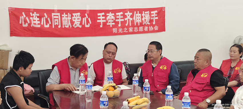 1755243837269876.jpg 元寶山區(qū)平莊城區(qū)街道星海社區(qū)關(guān)工委為困境生助學(xué)活動座談會照片4_副本.jpg